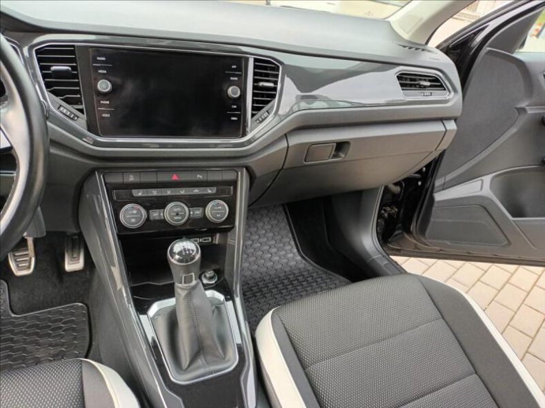 Volkswagen T-Roc - hlavní fotka