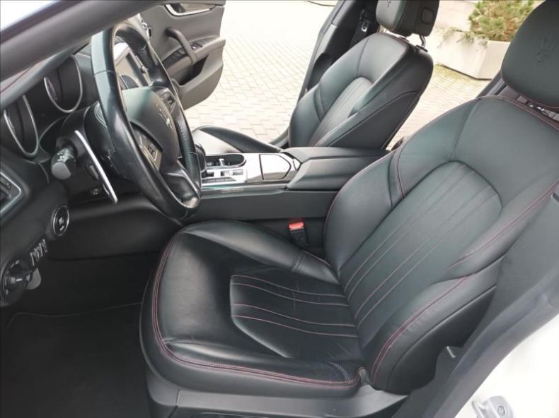 Maserati Ghibli - hlavní fotka
