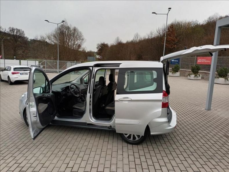 Ford Tourneo - hlavní fotka