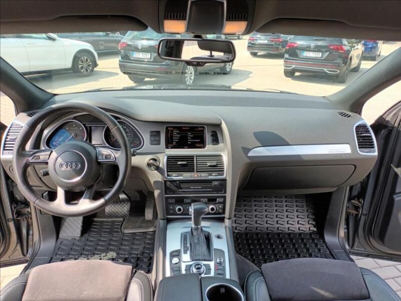 Audi Q7 - hlavní fotka