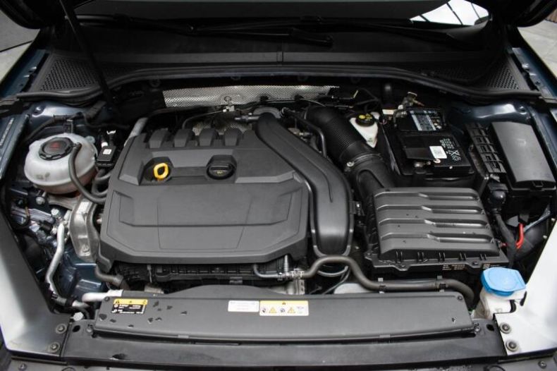Volkswagen Passat - hlavní fotka