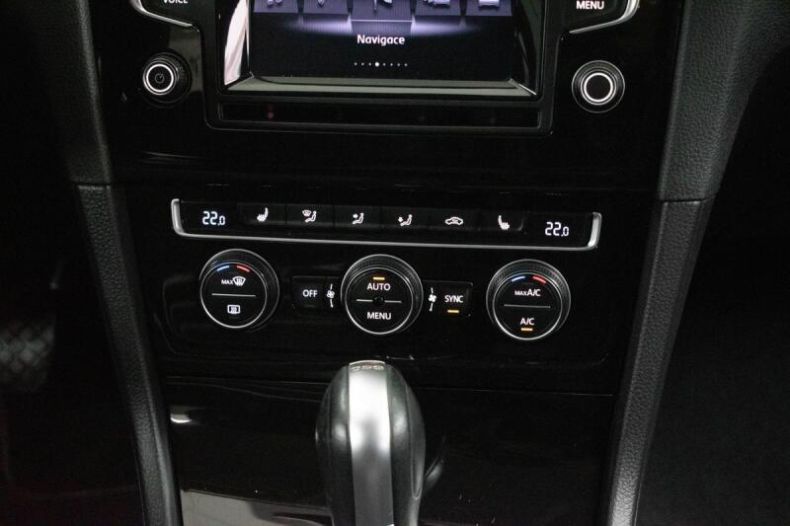 Volkswagen Golf - hlavní fotka