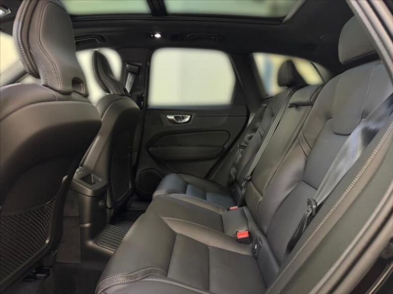 Volvo XC60 - hlavní fotka