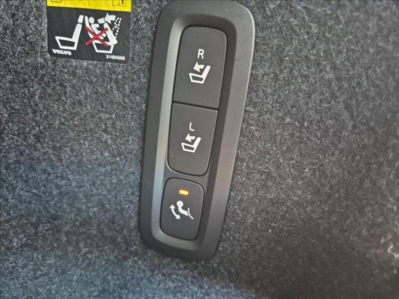 Volvo XC40 - hlavní fotka