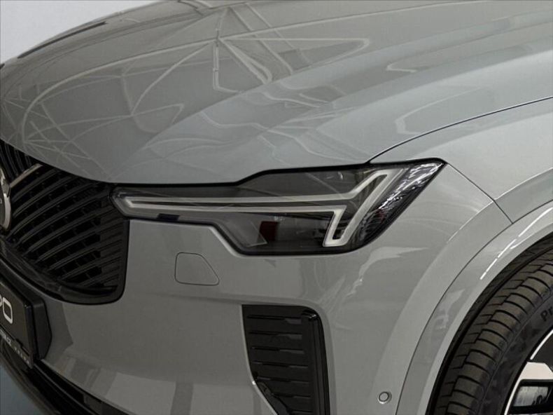 Volvo XC90 - hlavní fotka