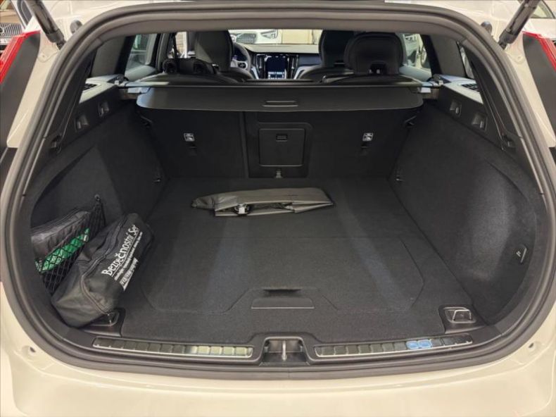 Volvo V60 - hlavní fotka