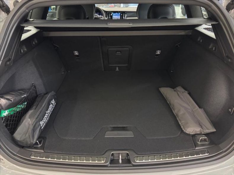 Volvo V60 - hlavní fotka