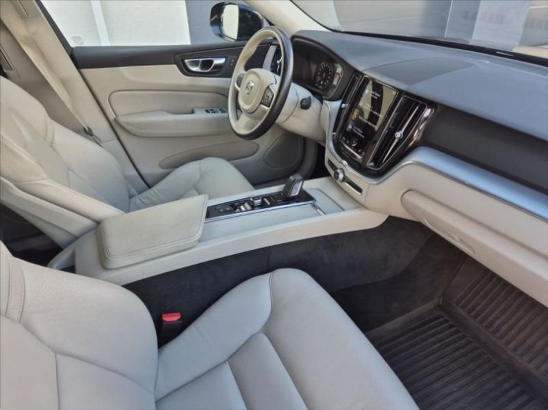 Volvo XC60 - hlavní fotka