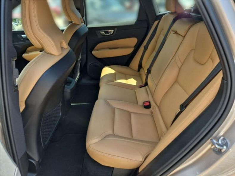 Volvo XC60 - hlavní fotka