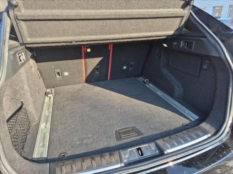 Jaguar F-Pace - hlavní fotka