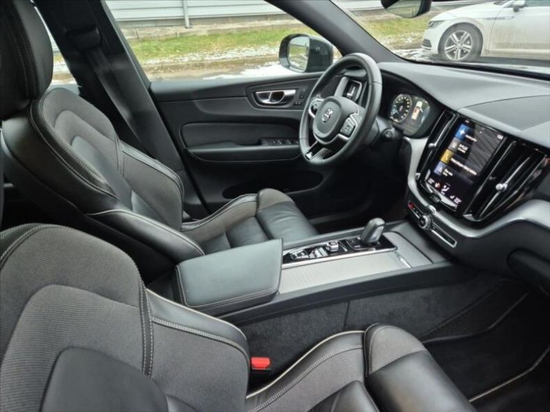 Volvo XC60 - hlavní fotka