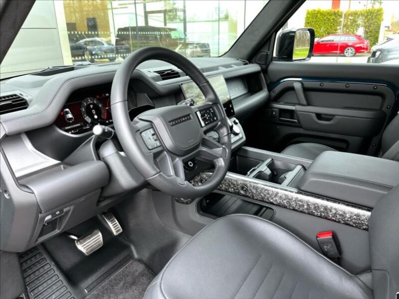 Land Rover Defender - hlavní fotka