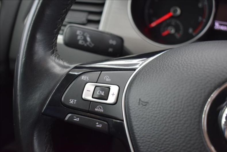 Volkswagen Golf - hlavní fotka