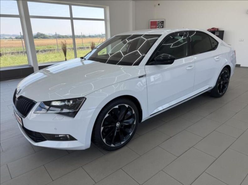 Škoda Superb - hlavní foto