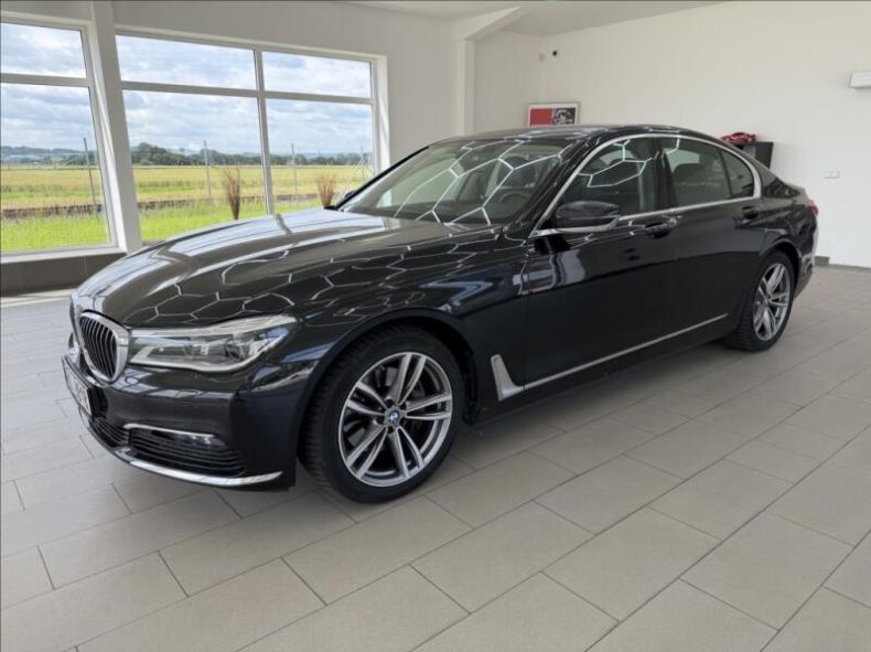 BMW Řada 7 - hlavní foto
