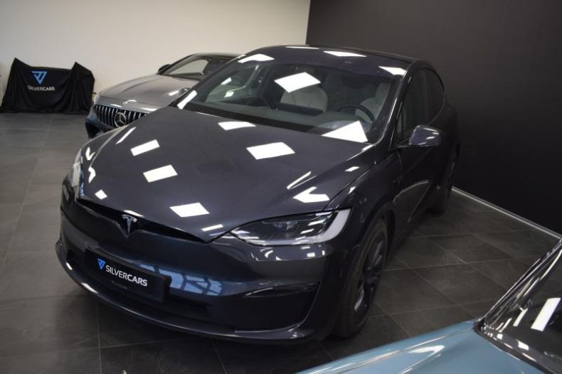 Tesla Model X - hlavní foto