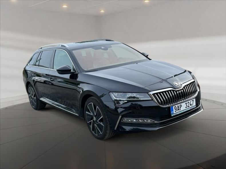Škoda Superb - hlavní foto
