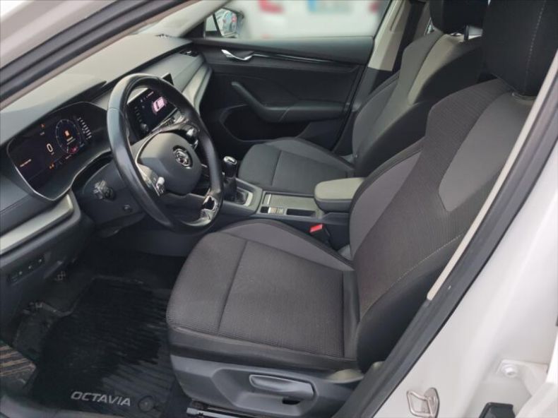 Škoda Octavia - hlavní fotka