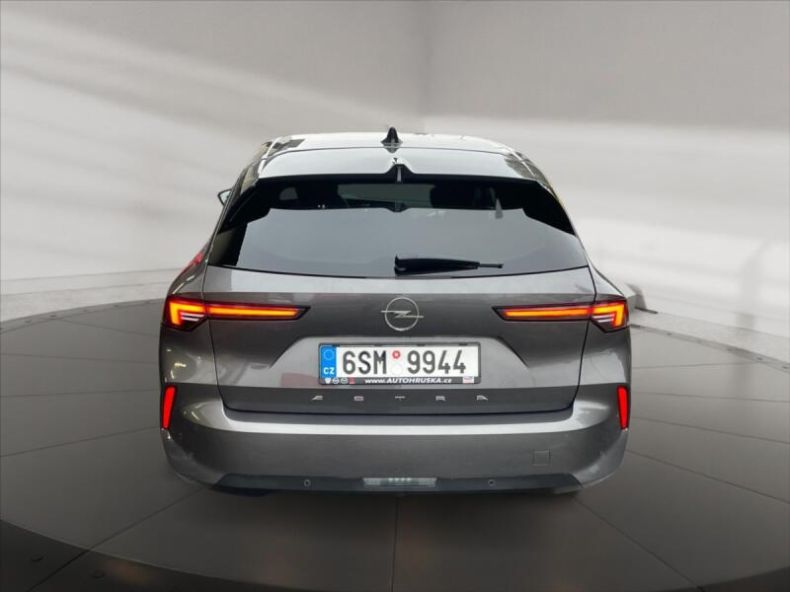 Opel Astra - hlavní fotka