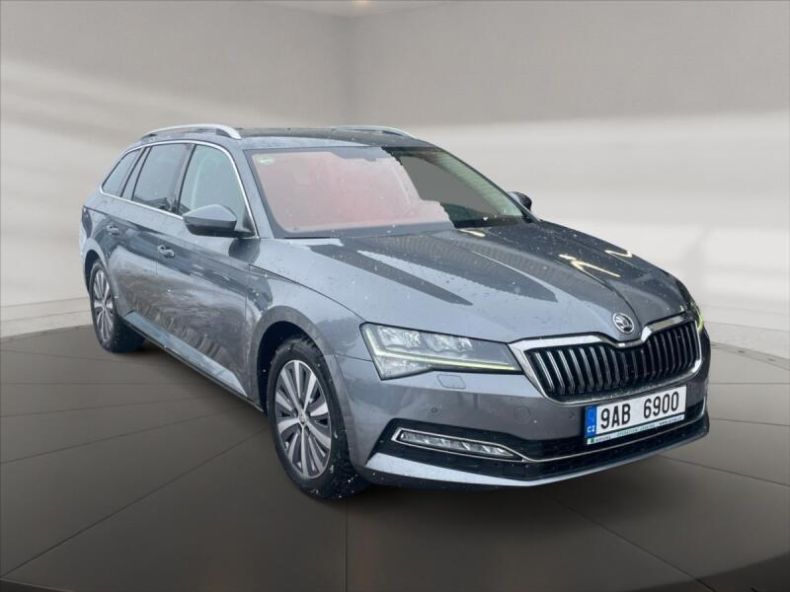 Škoda Superb - hlavní foto