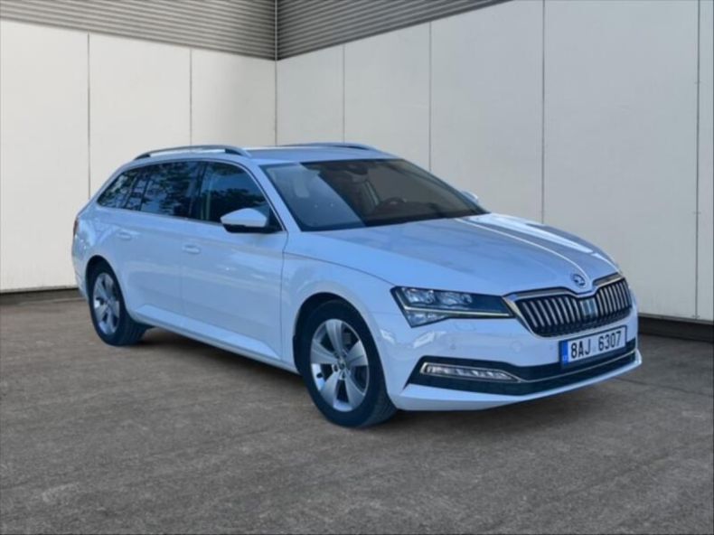 Škoda Superb - hlavní foto