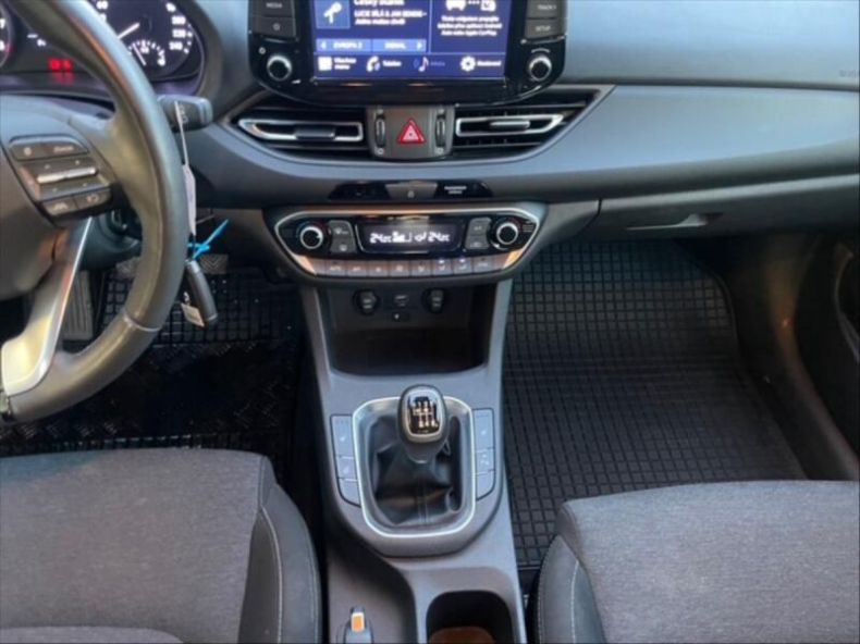 Hyundai i30 - hlavní fotka