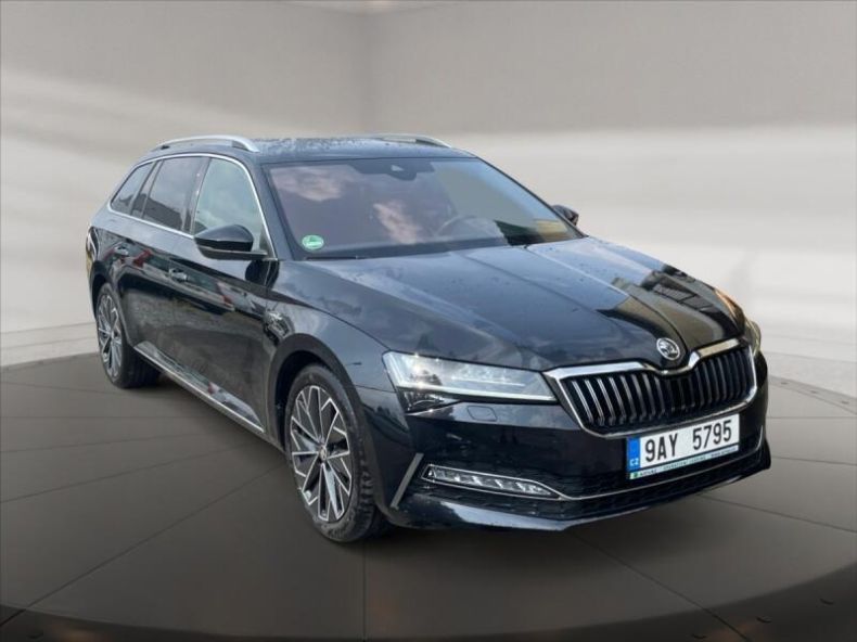 Škoda Superb - hlavní foto