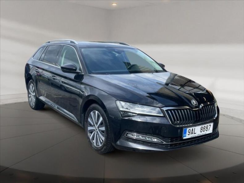 Škoda Superb - hlavní foto
