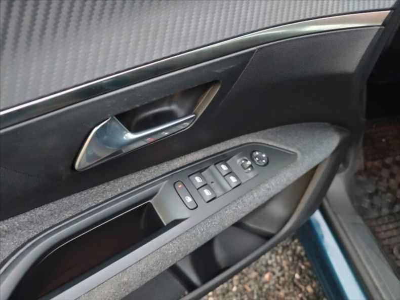 Peugeot 5008 - hlavní fotka