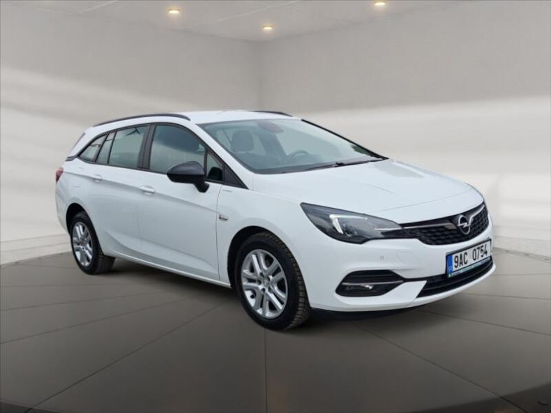 Opel Astra - hlavní foto