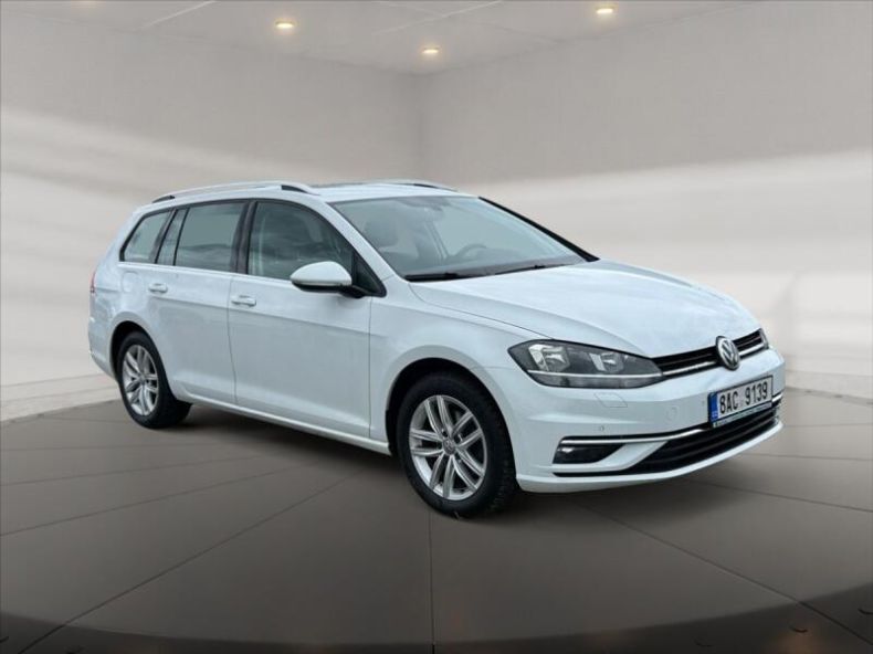 Volkswagen Golf - hlavní foto