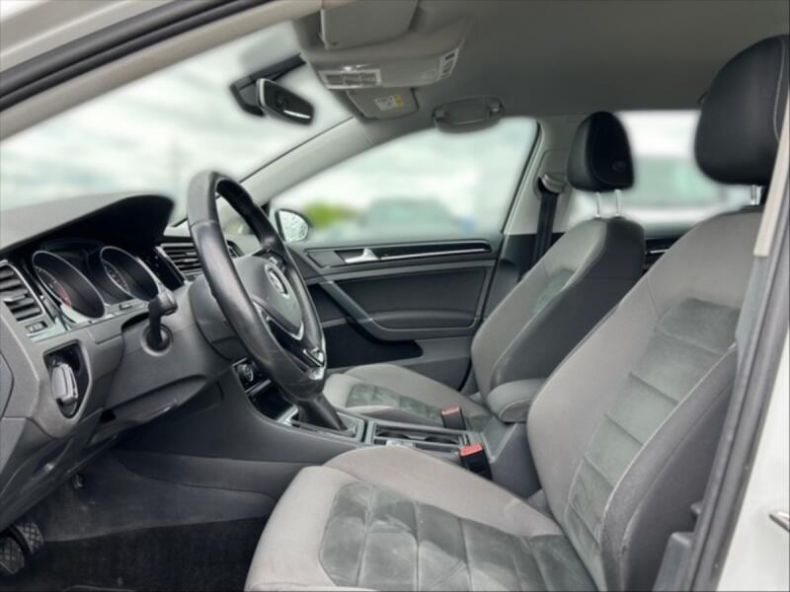 Volkswagen Golf - hlavní fotka