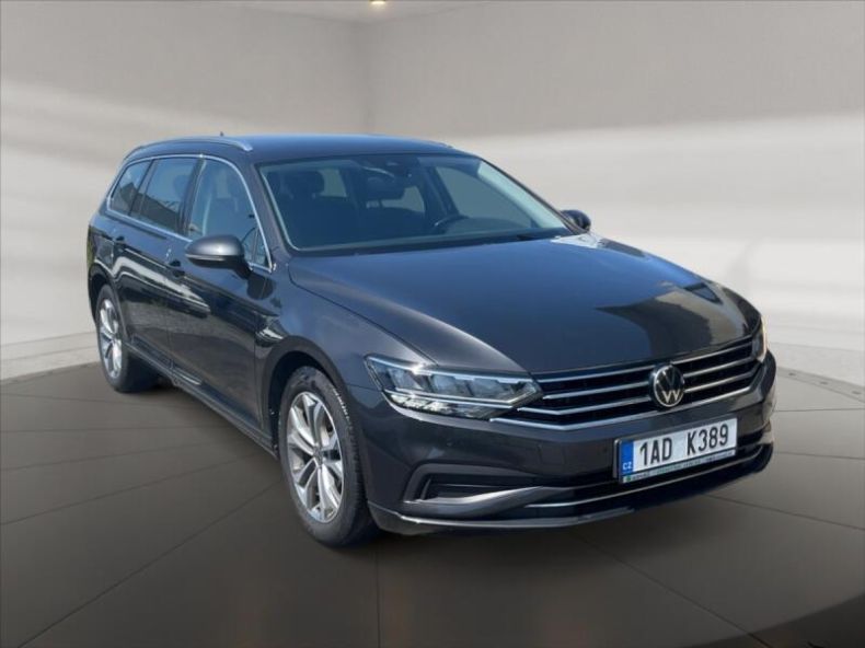 Volkswagen Passat - hlavní foto