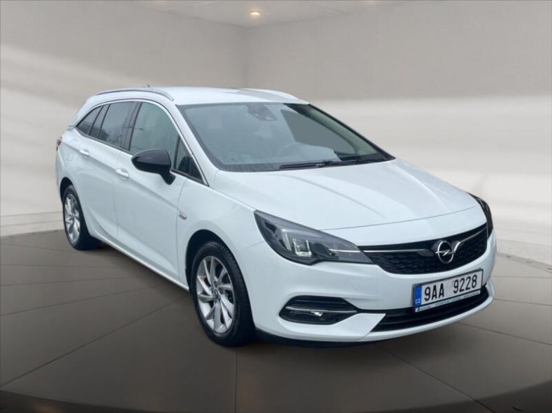 Opel Astra - hlavní foto