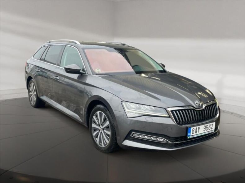 Škoda Superb - hlavní foto