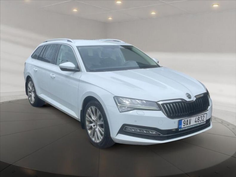 Škoda Superb - hlavní foto