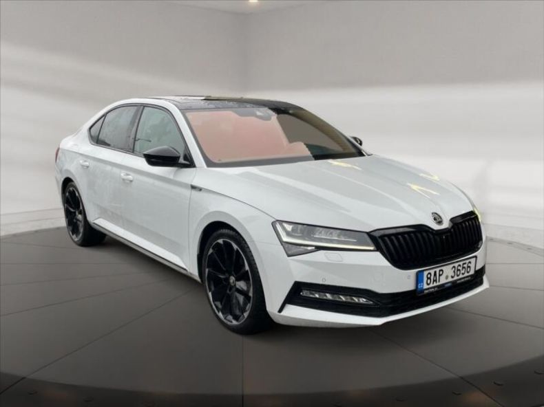 Škoda Superb - hlavní foto