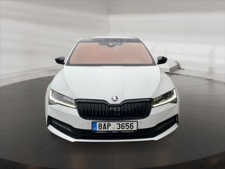 Škoda Superb - hlavní fotka