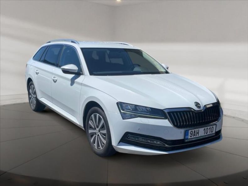 Škoda Superb - hlavní foto