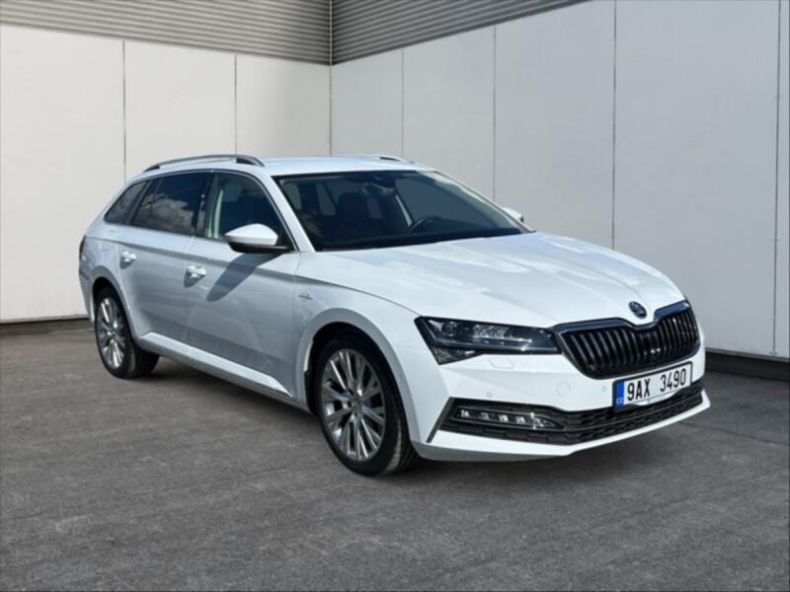 Škoda Superb - hlavní foto