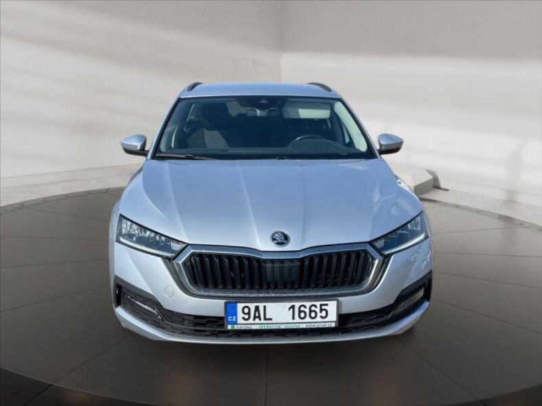 Škoda Octavia - hlavní fotka