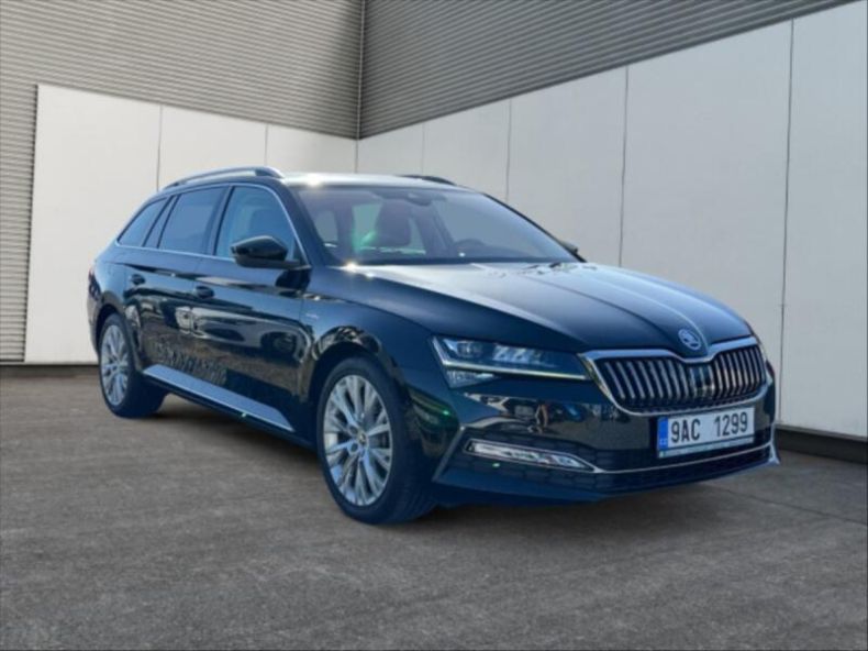Škoda Superb - hlavní foto