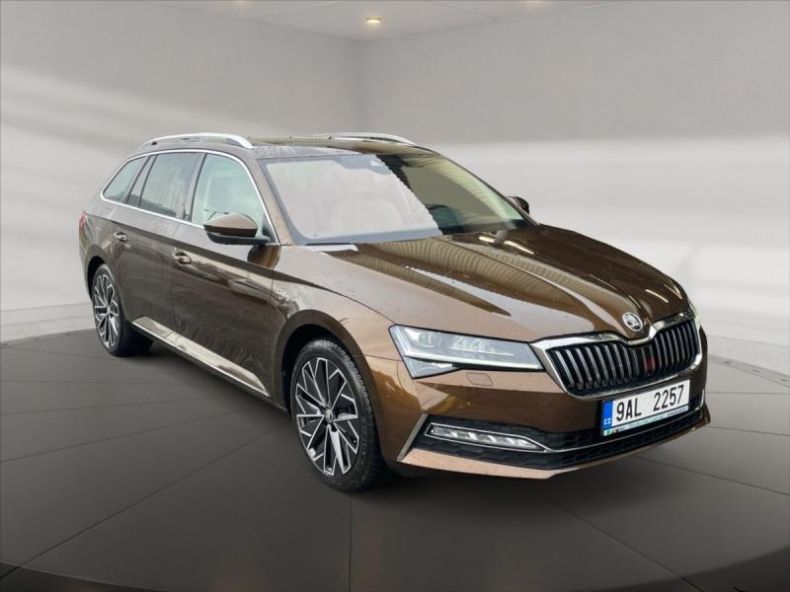 Škoda Superb - hlavní foto