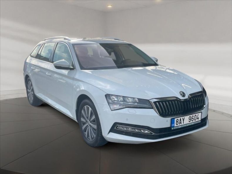 Škoda Superb - hlavní foto
