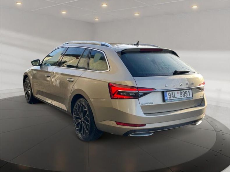 Škoda Superb - hlavní fotka