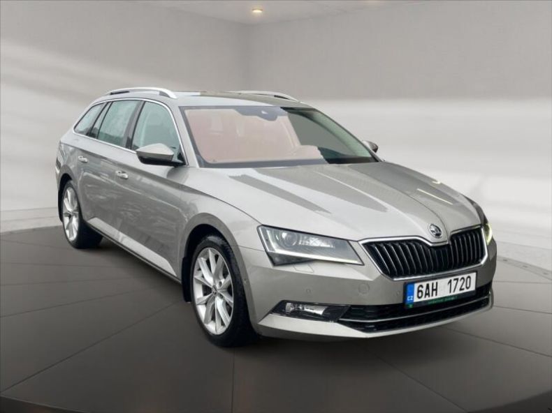 Škoda Superb - hlavní foto