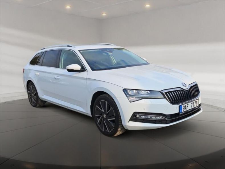 Škoda Superb - hlavní foto
