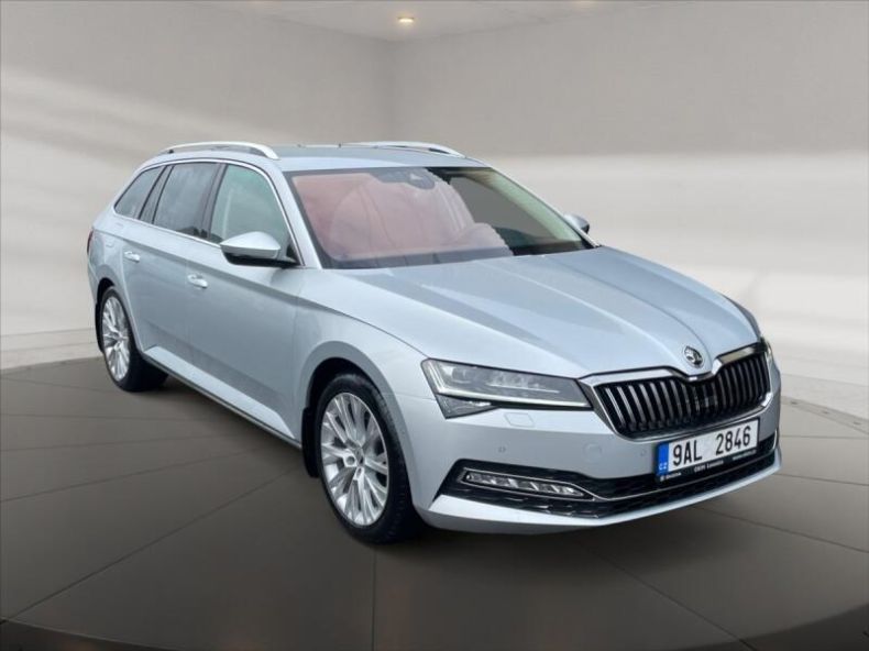 Škoda Superb - hlavní foto