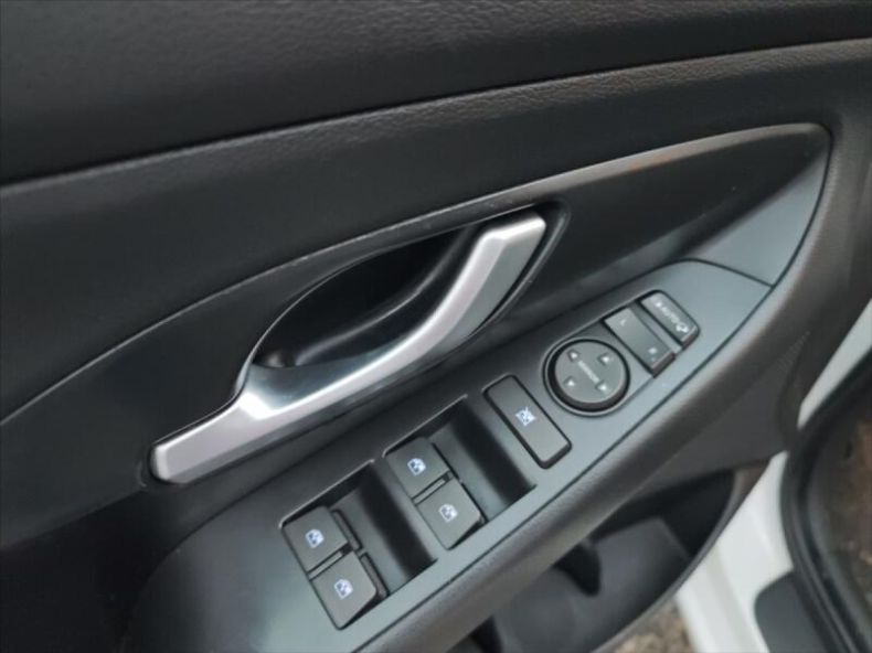 Hyundai i30 - hlavní fotka