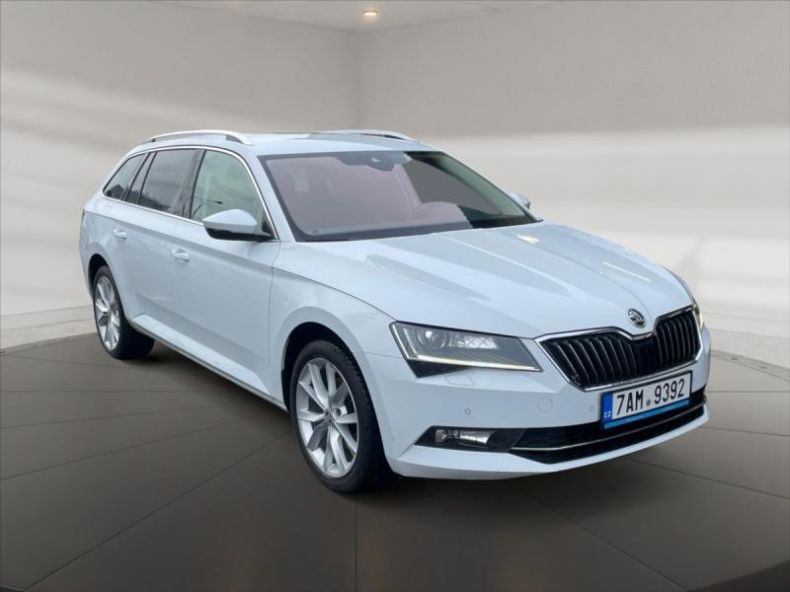 Škoda Superb - hlavní foto